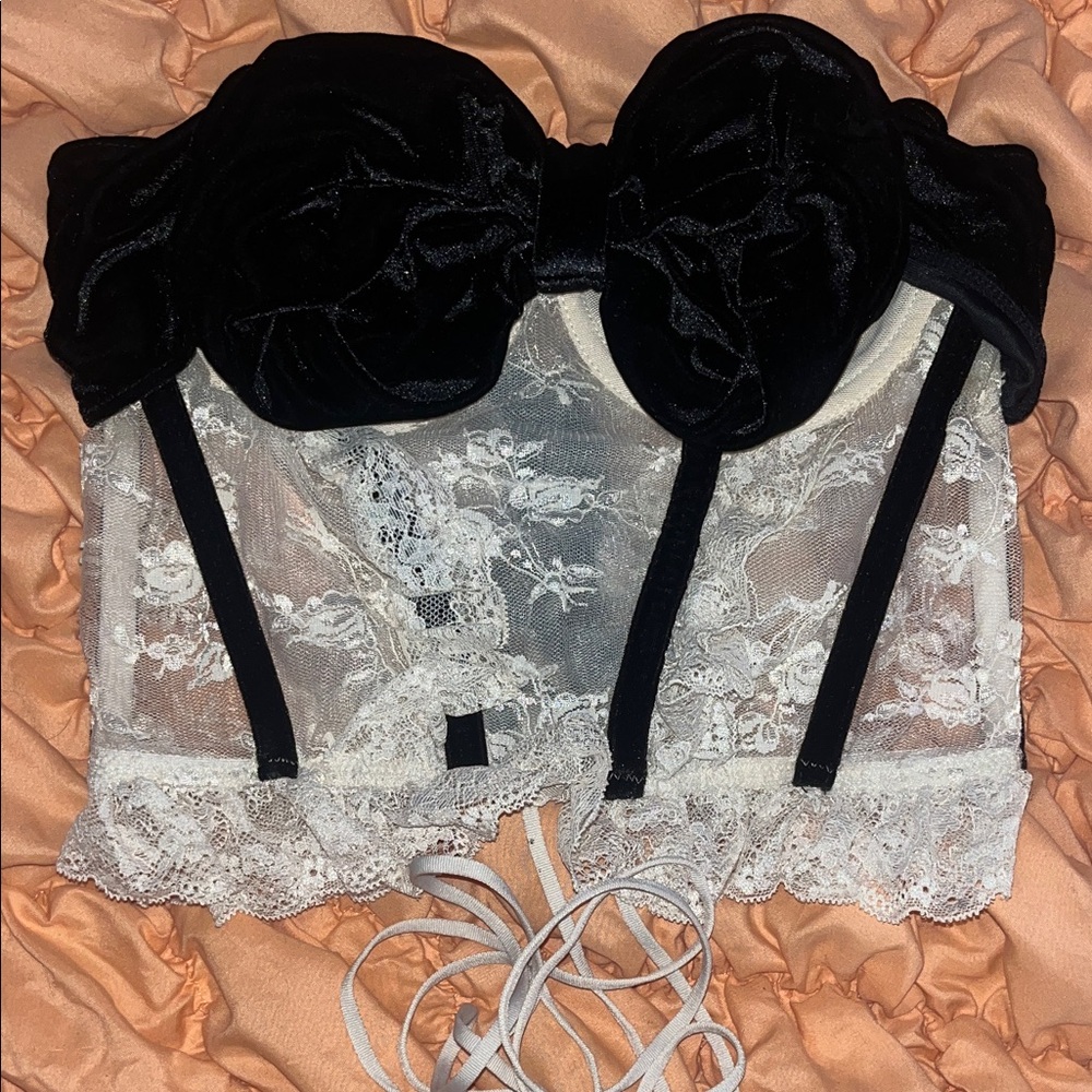 Elegant Black and White Lace Bustier
